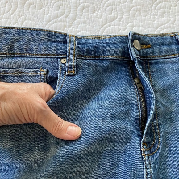 GAP High Rise Cut Off Short Jort, normcore, beach, classic, vacation, preppy - Picture 7 of 11